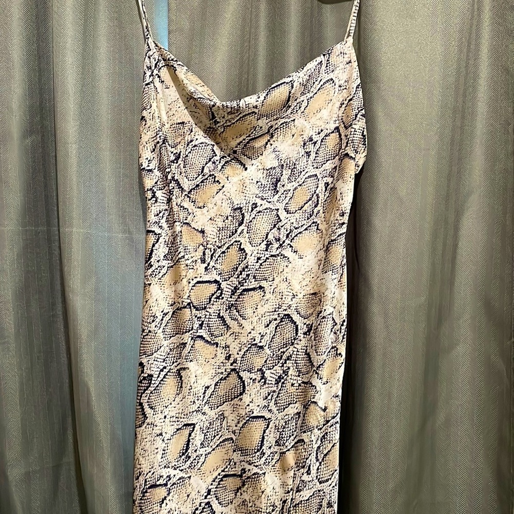 Snake print long dress with slit